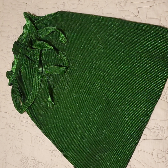 PREMME metallic green skirt! - Picture 4 of 8